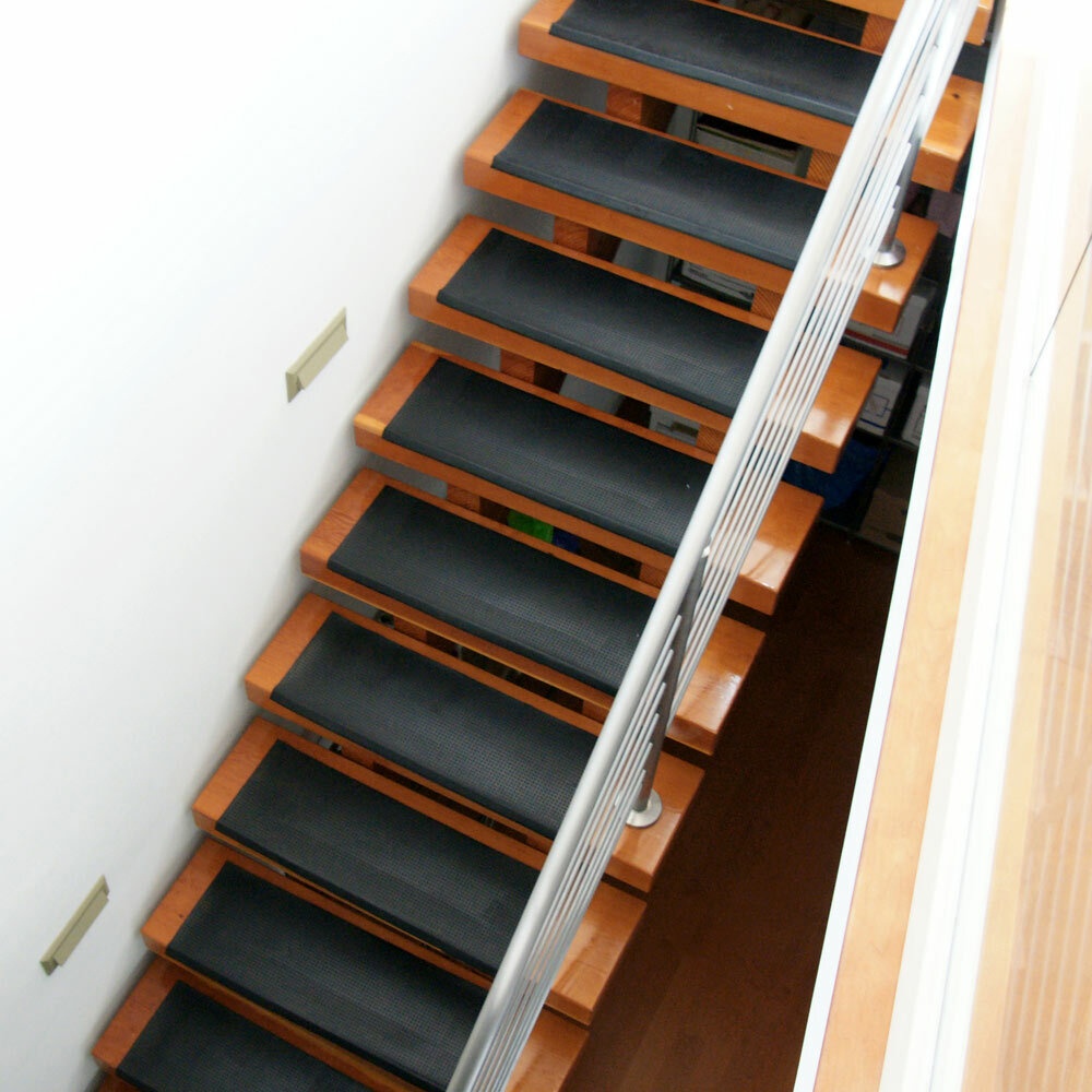 https://visualhunt.com/photos/23/bejarano-safety-first-step-black-stair-tread-1.jpg