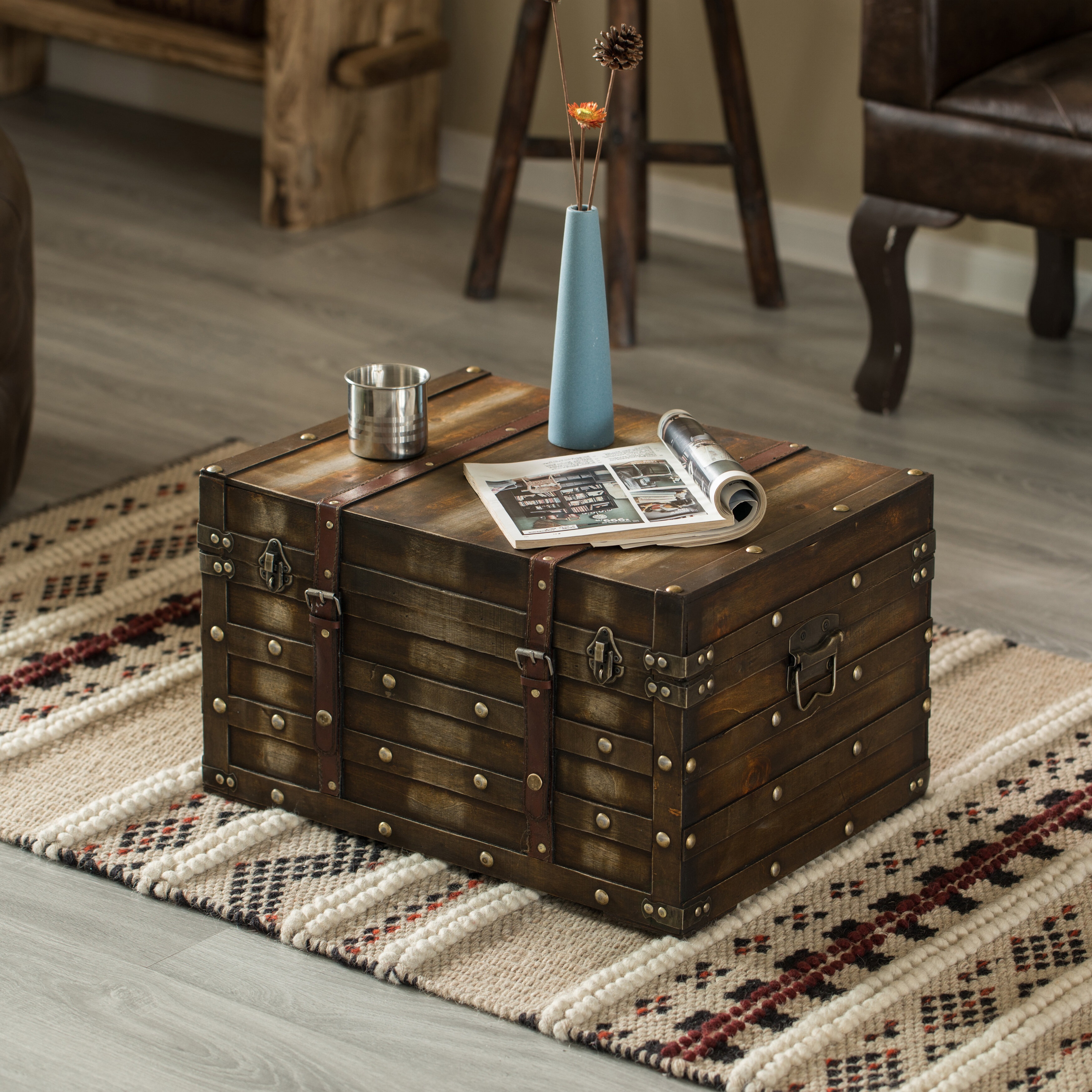 Rustic Foot Locker Trunk Home Decor Blanket Chest Vintage 