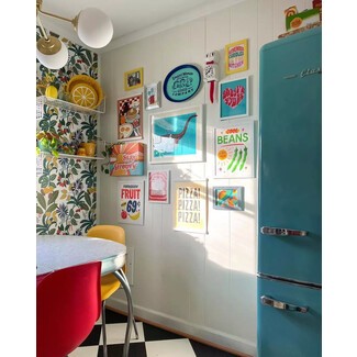 Cheerful kitchen gallery wall