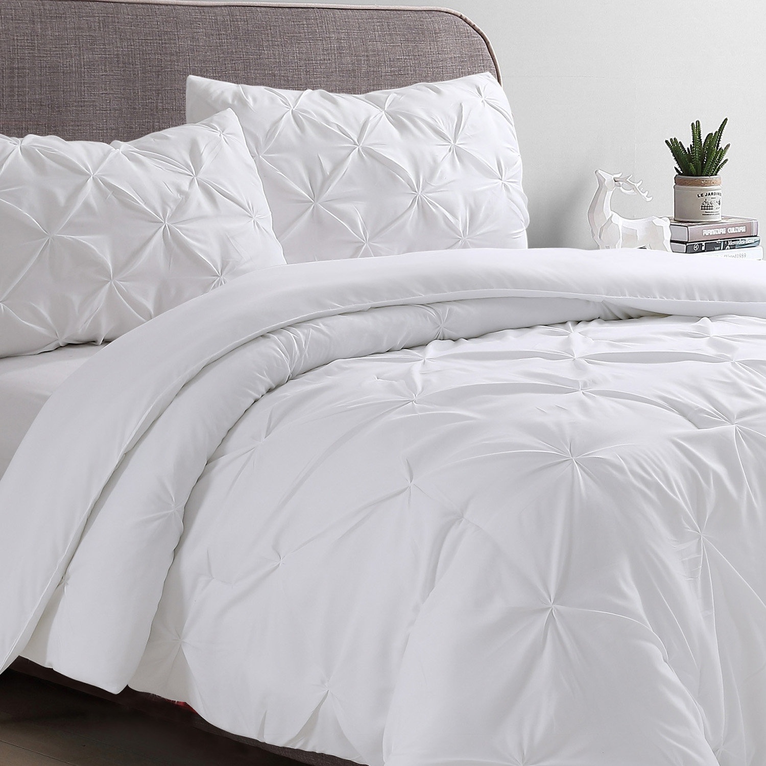 Dasean Comforter Set