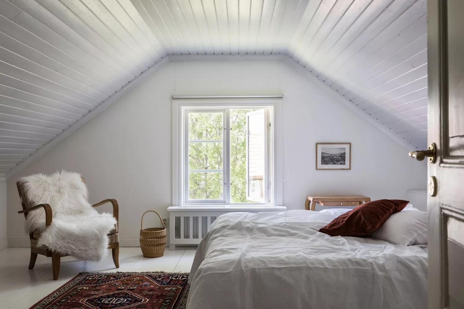 Elegant Mediterranean-style bedroom with canopy bed