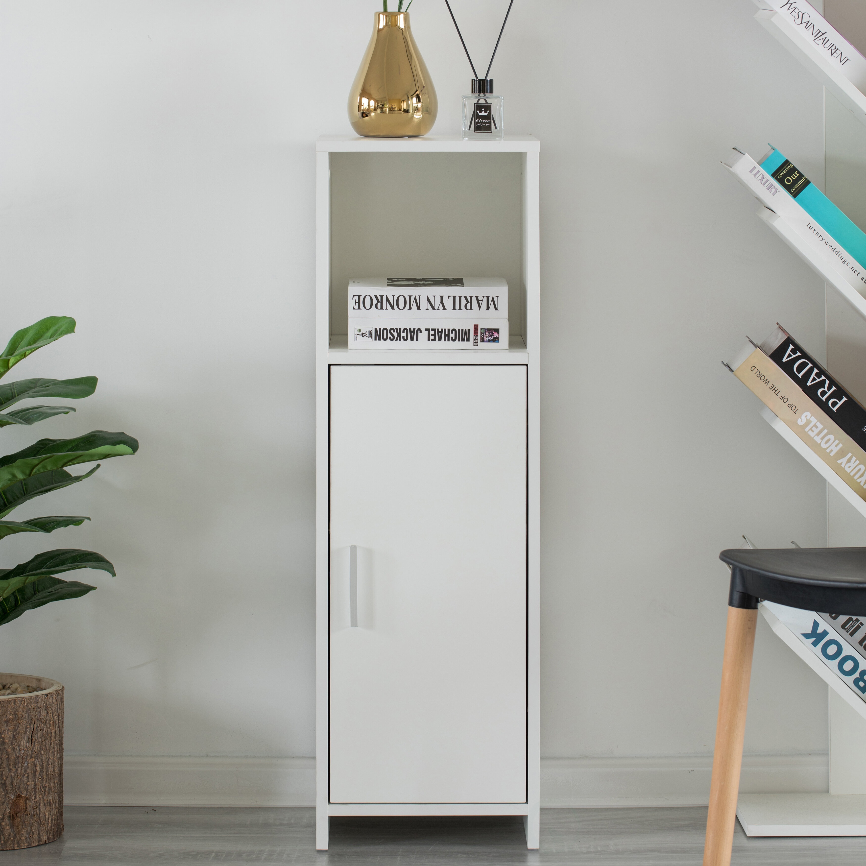 https://visualhunt.com/photos/23/freestanding-linen-cabinet.jpg