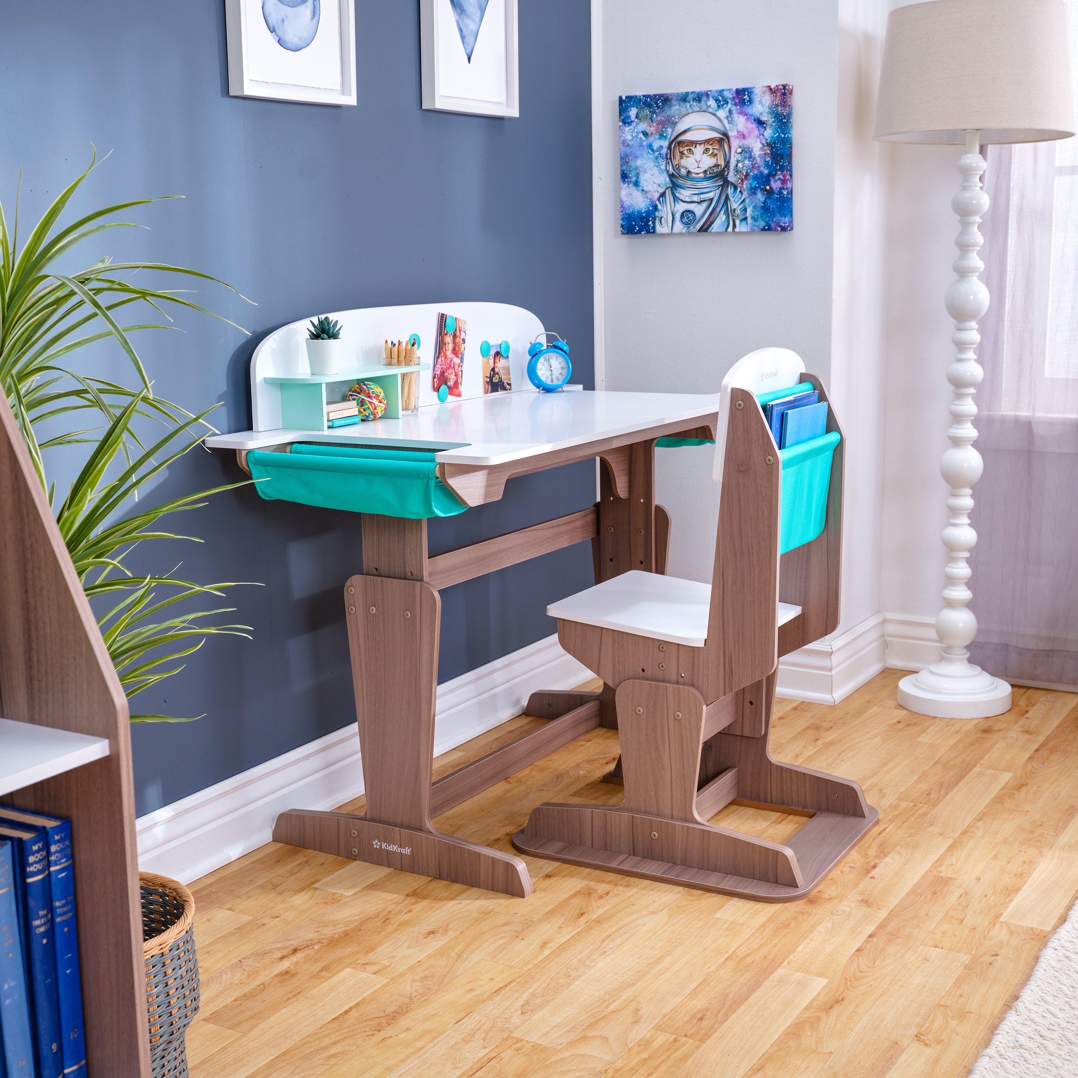 Baby Shark Wood Art Desk and Chair Set - Delta Children