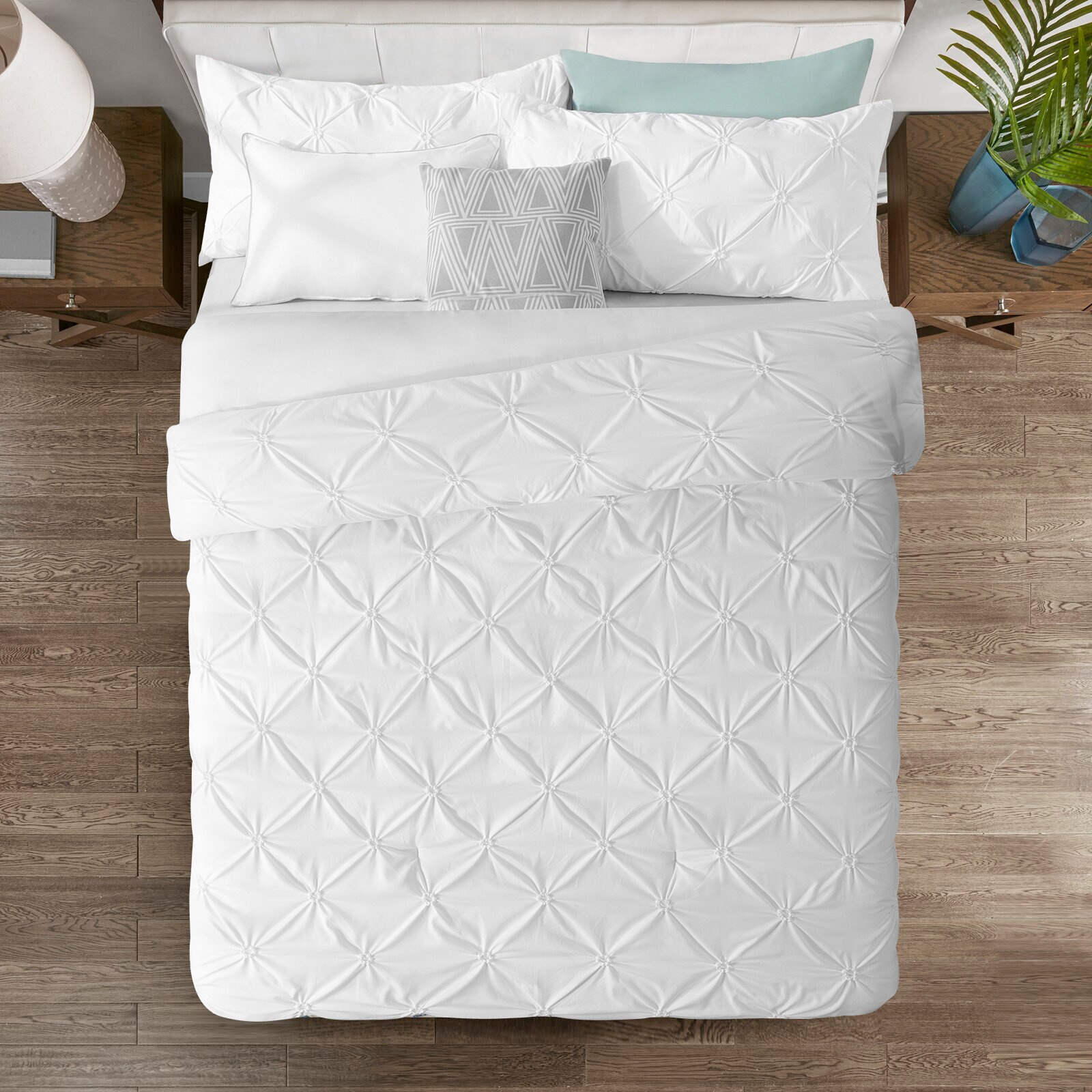 Jalica Comforter Set