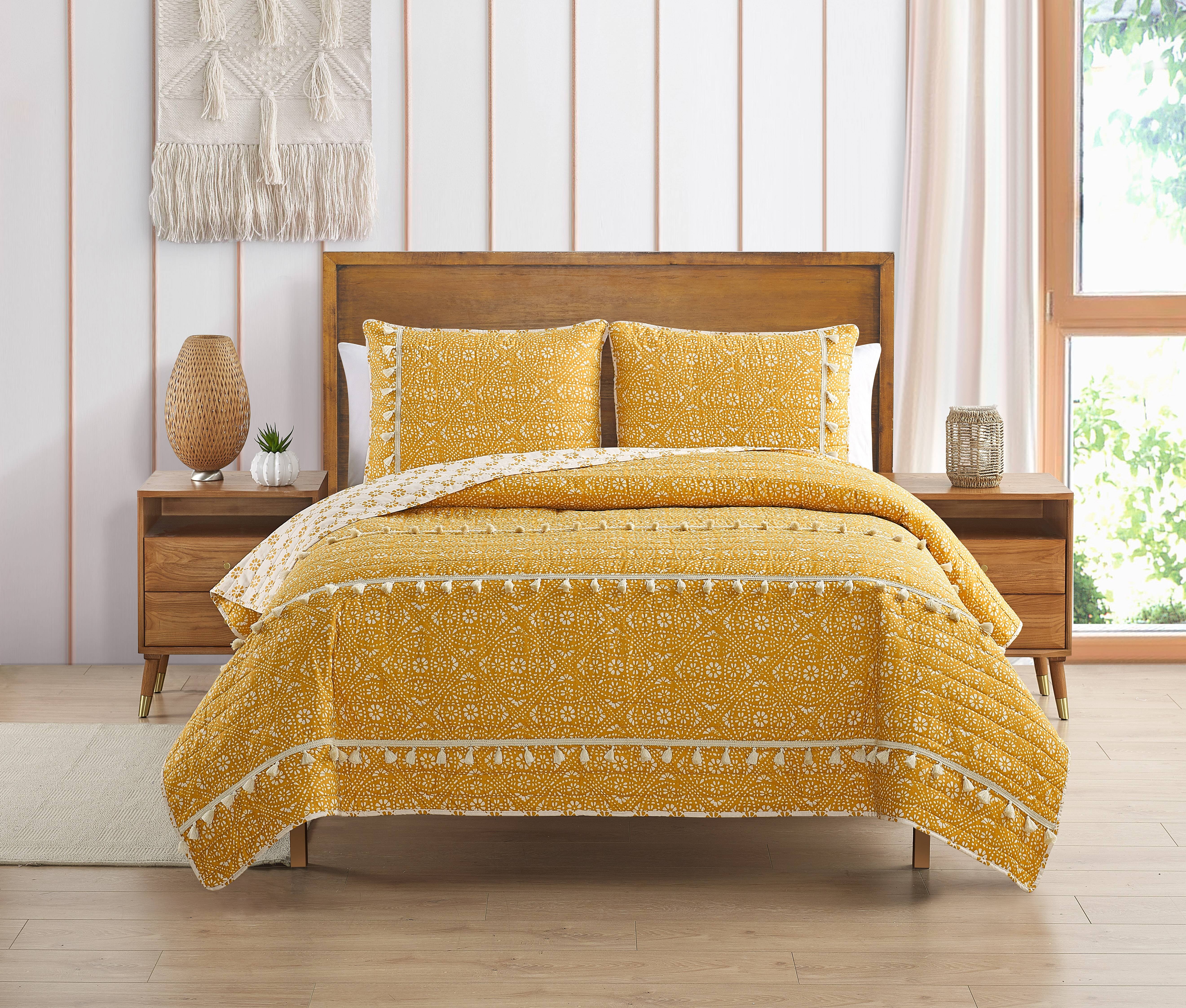 Pasadena Medallion Yellow Microfiber Quilt Set with Tassels
