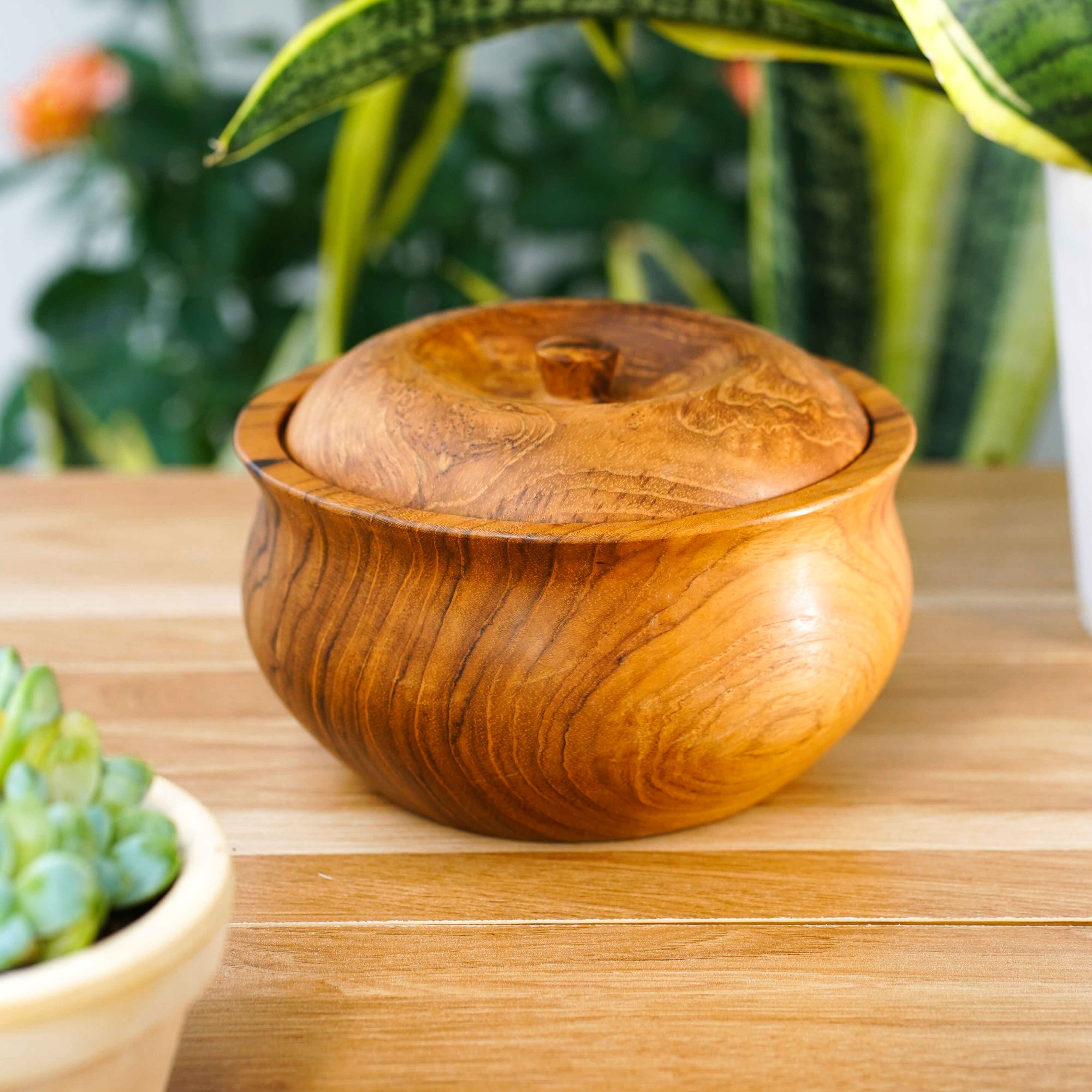 https://visualhunt.com/photos/23/rainforest-bowls-teak-wood-serving-bowl.jpg