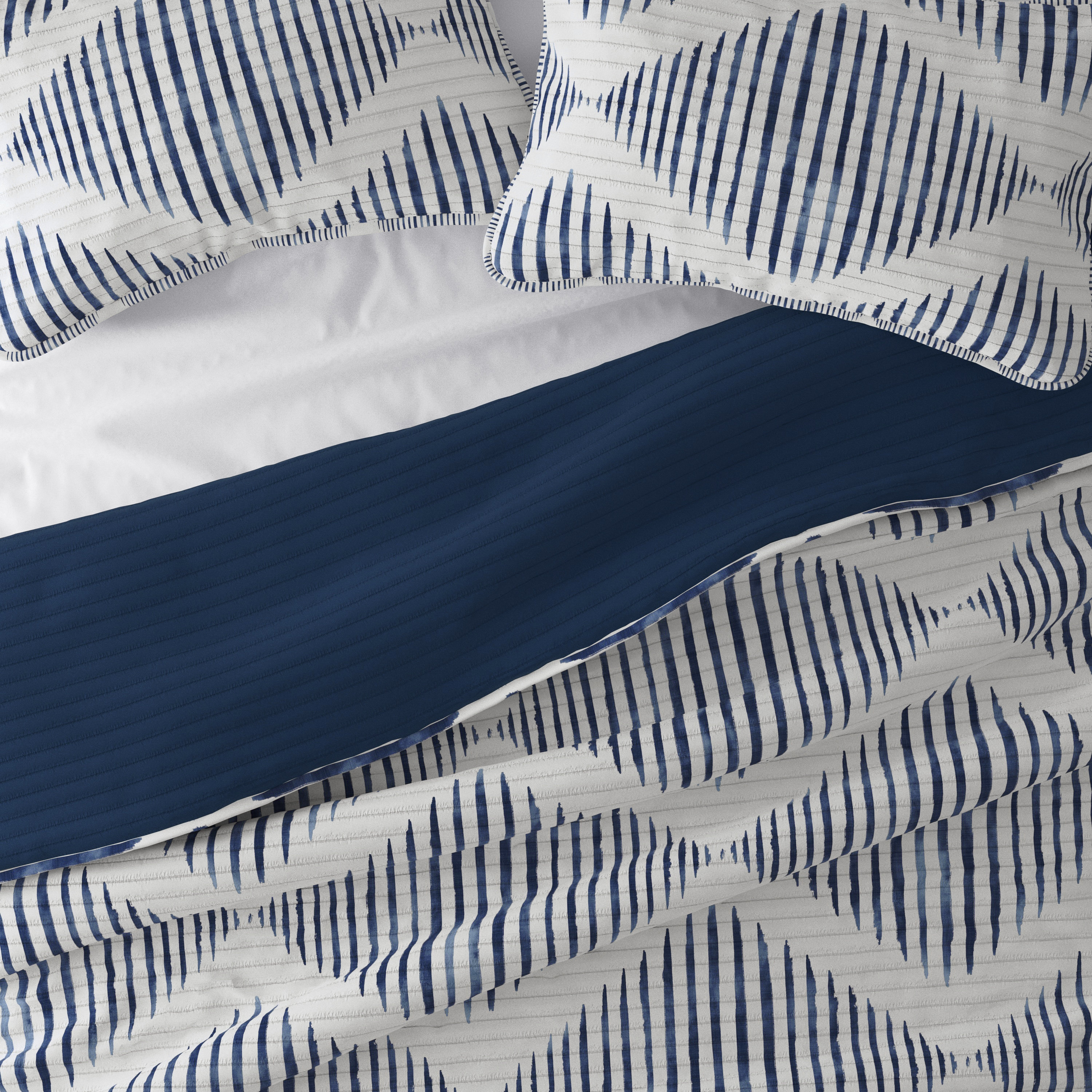 Rosser Microfiber Reversible Quilt Set, Navy/White