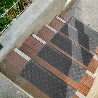 https://visualhunt.com/photos/23/spearman-dirt-off-square-nosed-rubber-black-stair-tread.jpg?s=wh2