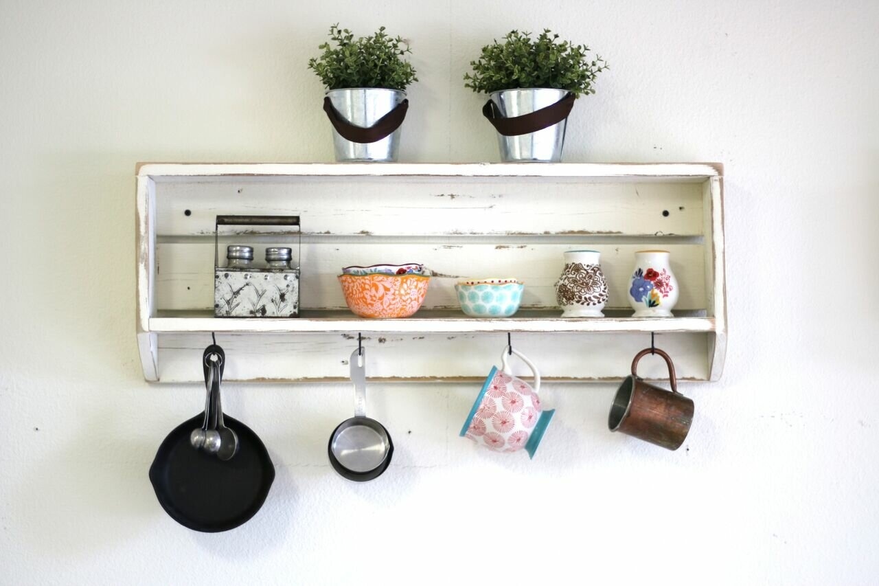 https://visualhunt.com/photos/23/wiscasset-slanted-bottom-tea-wall-shelf-1.jpg