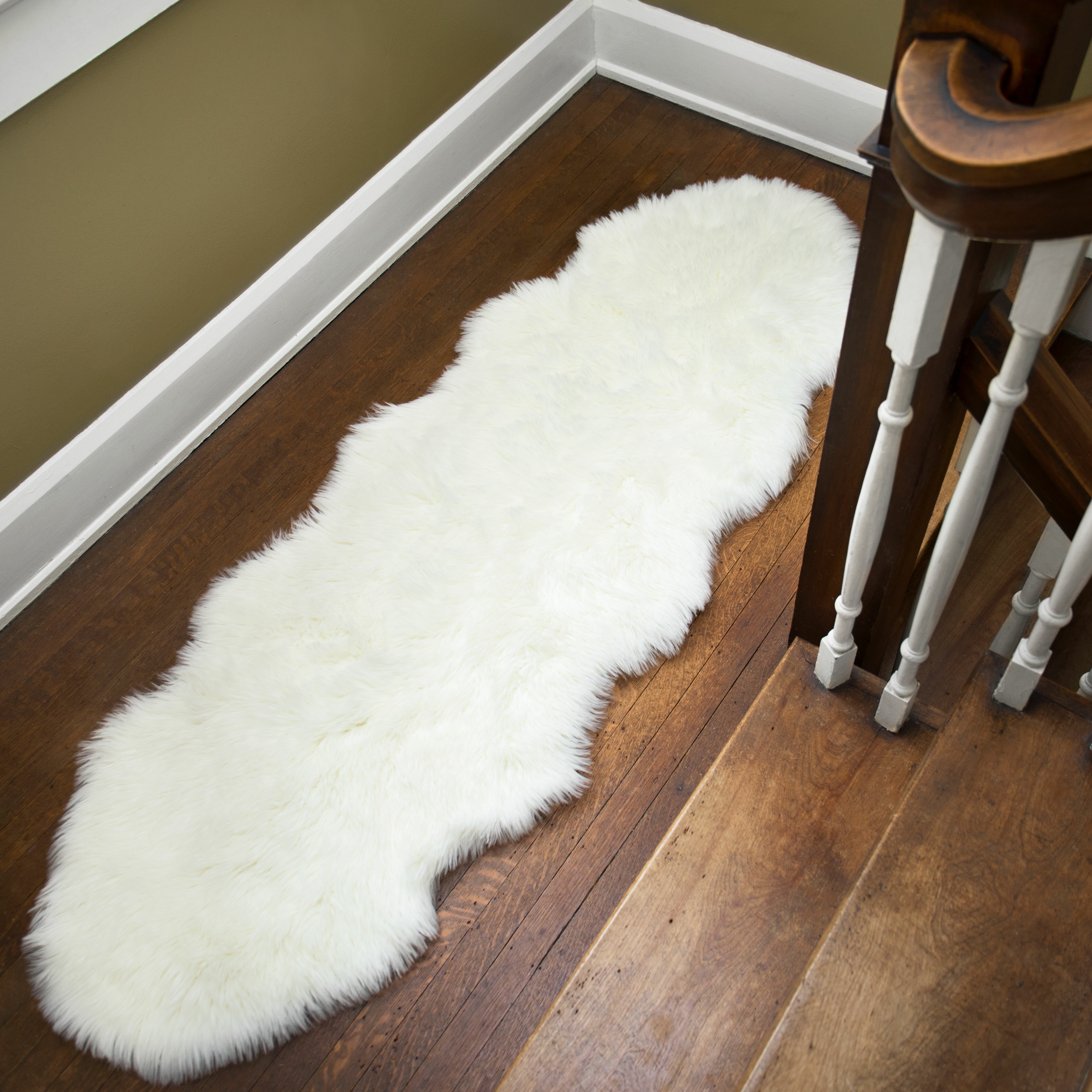 Yaqi Faux Fur White Rug