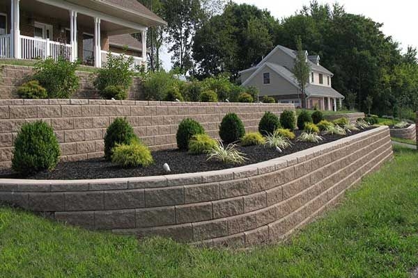 Front Yard Retaining Walls - VisualHunt