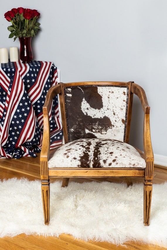 Accent Chair Fluted Legs with Curved Back Cowhide