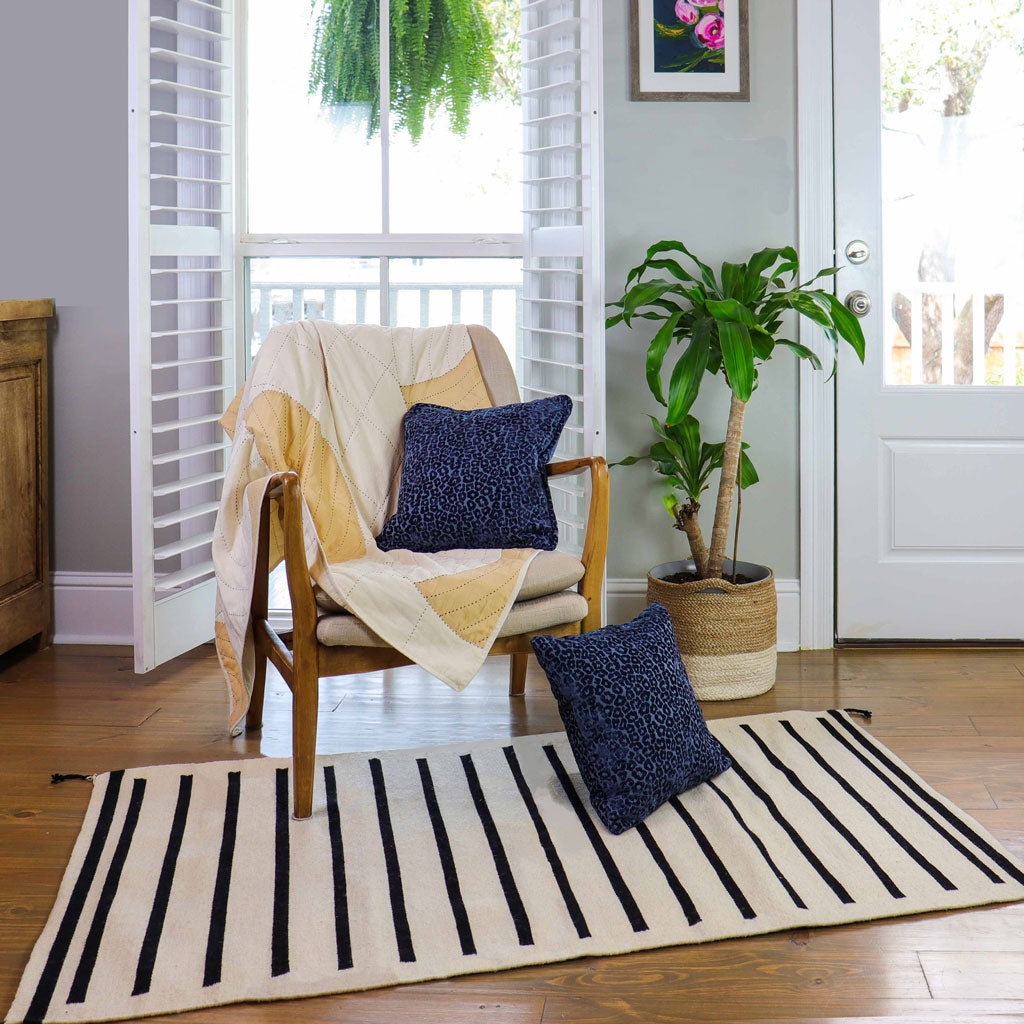 Accent Rug Fringed Edges Vertical Stripes Handwoven Accent Rug