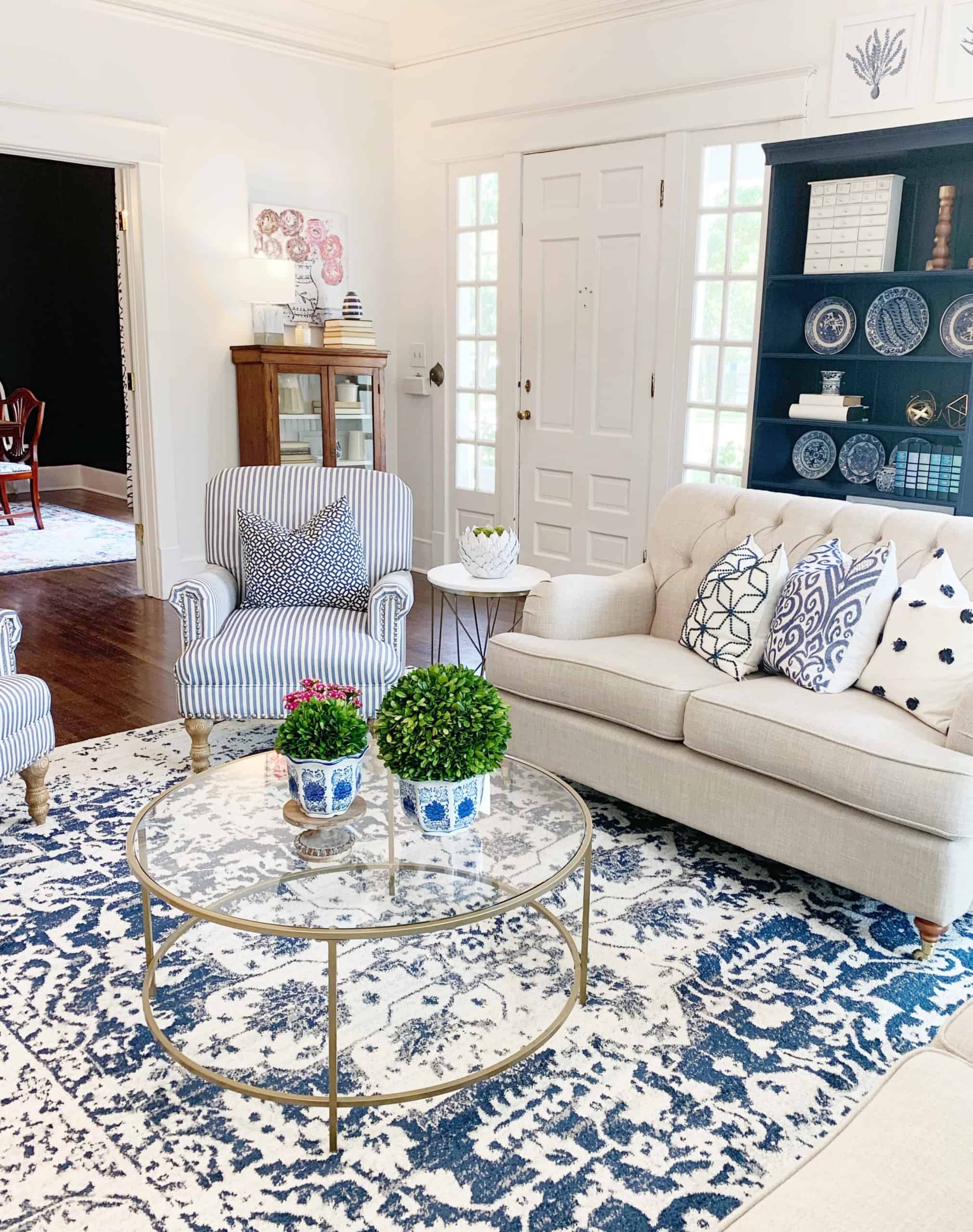 Area Rug Distressed Floral Pattern Cream Medallion