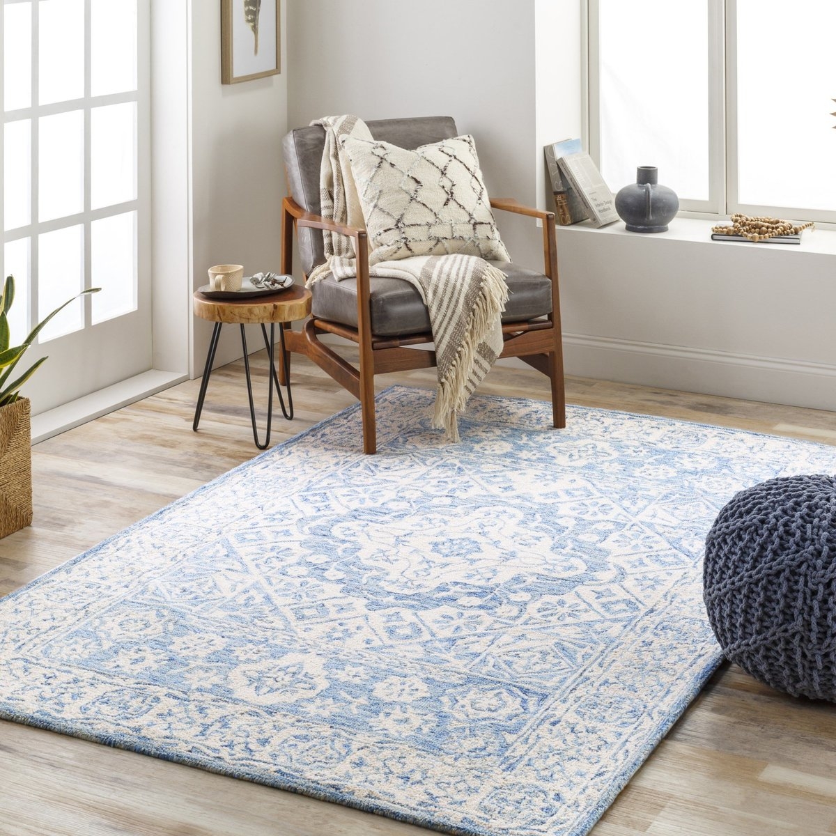 Area Rug Faded Oriental Motif Medallion Area Rug