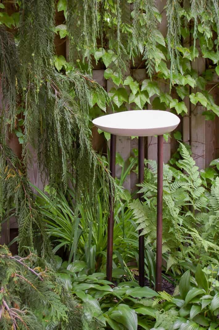 Birdbath using Tripod Base and Organic Oval White Shape