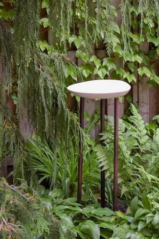 Birdbath using Tripod Base and Organic Oval White Shape