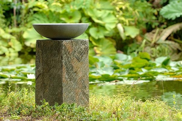 Birdbath with Diagonal Striated Pedestal and Stone Finish