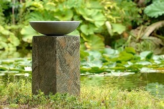Birdbath with Diagonal Striated Pedestal and Stone Finish