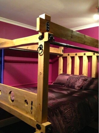 Canopy Bed: Heavy Timber Posts DIY Timber Bed