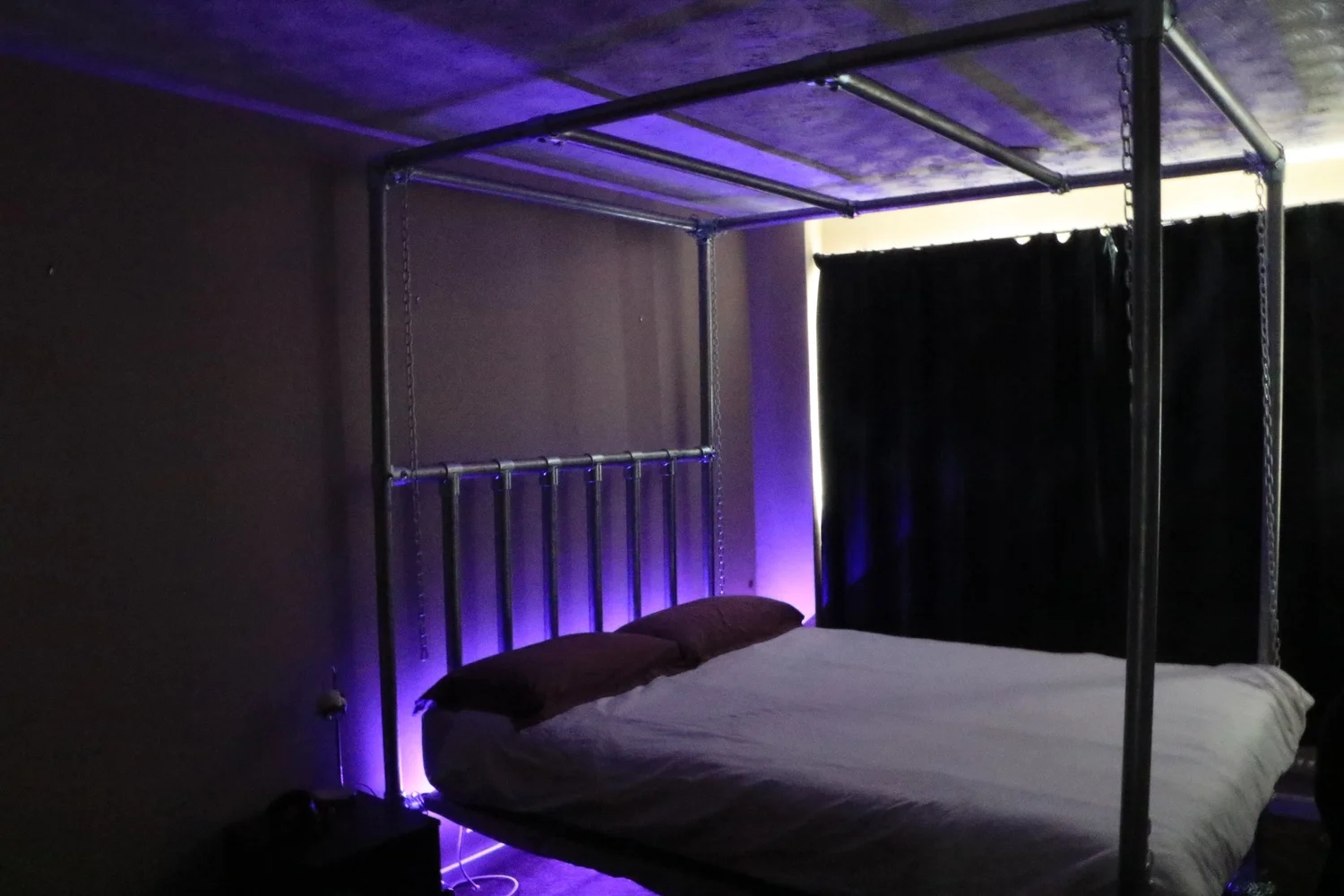 Canopy Bed: Suspended Platform Steel Floating Bed
