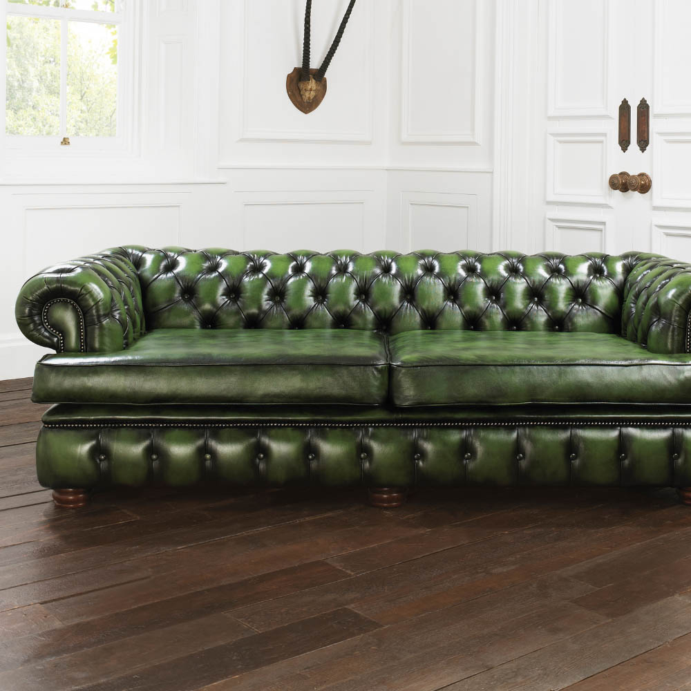 Chesterfield Sofa: Classic English Antique Finish