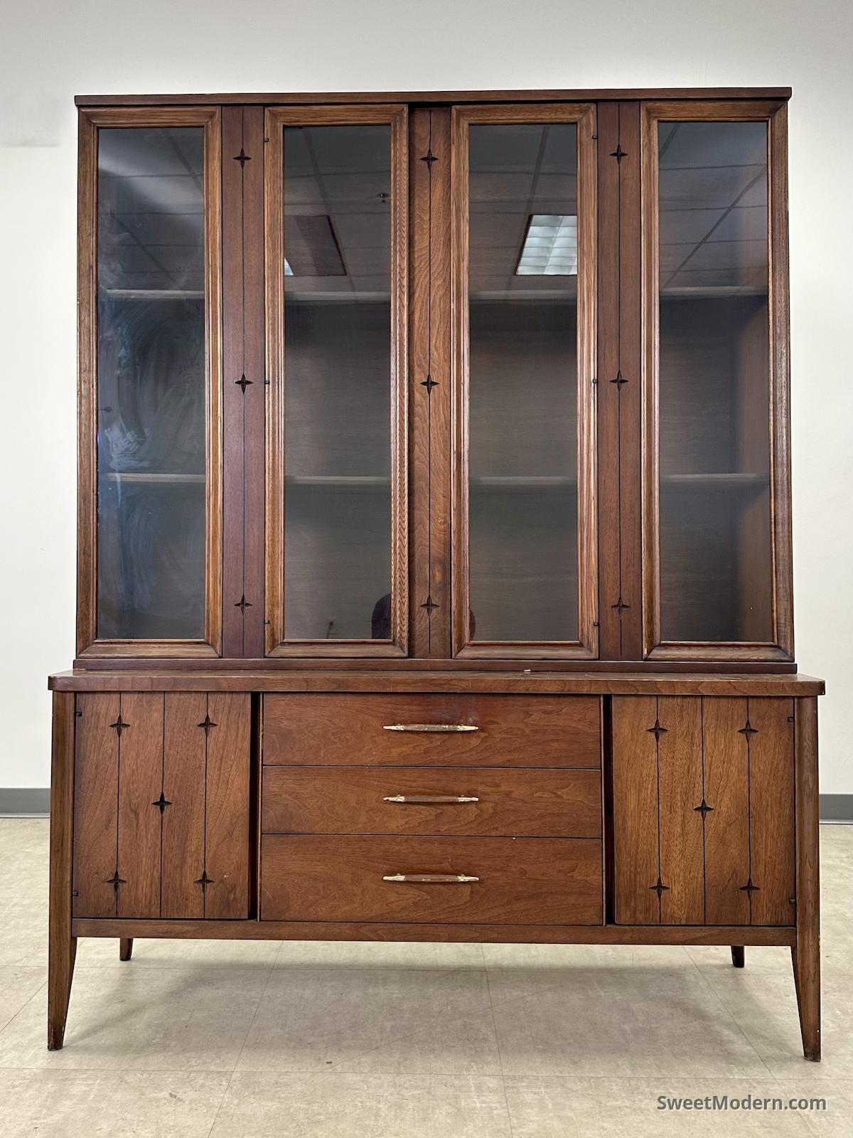China Cabinet with Star Motifs MCM Walnut Grain Hutch