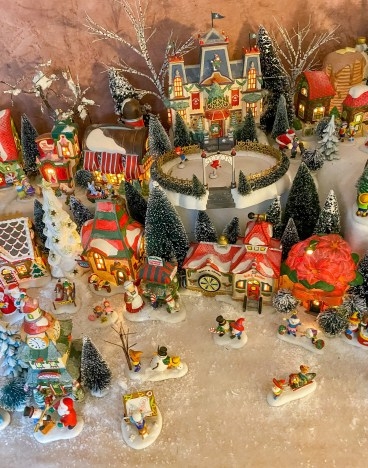 Christmas Village: Illuminated Layered Snow Effects and Vignette