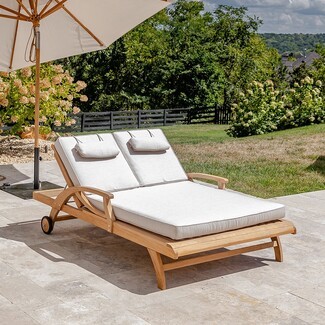 Double Chaise Lounge Showcasing Mobile Base Mobile Twin Sunbed