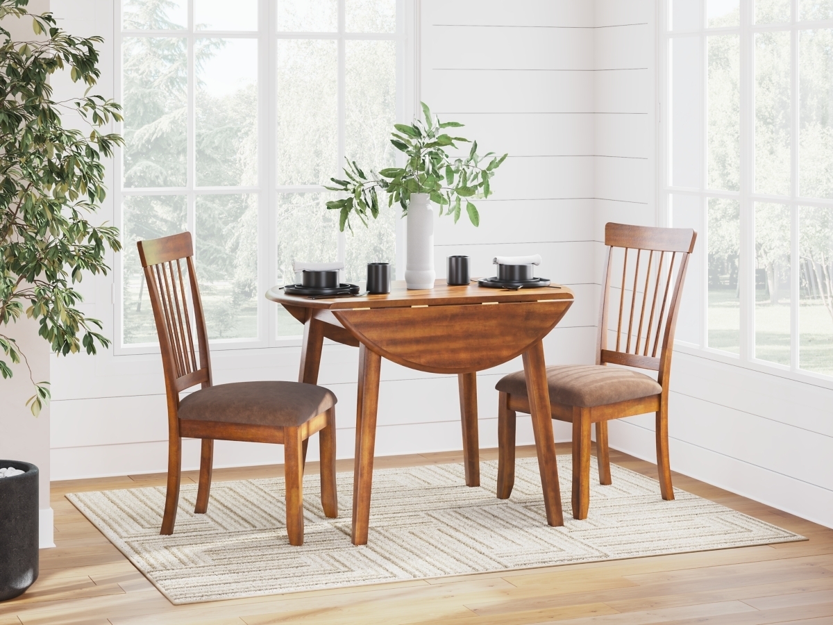 Extendable Round Dining Table with Slatted Back Farmhouse Chairs