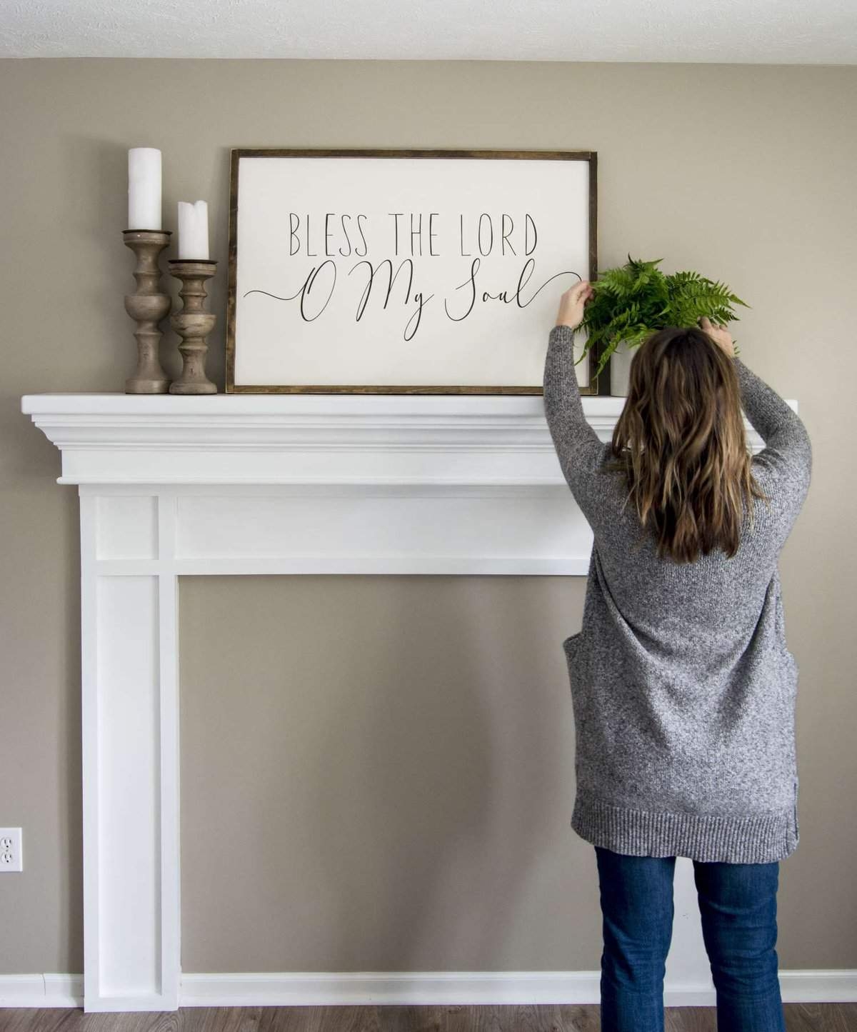 Fireplace Mantel: White Faux Mantel Surround With Molding