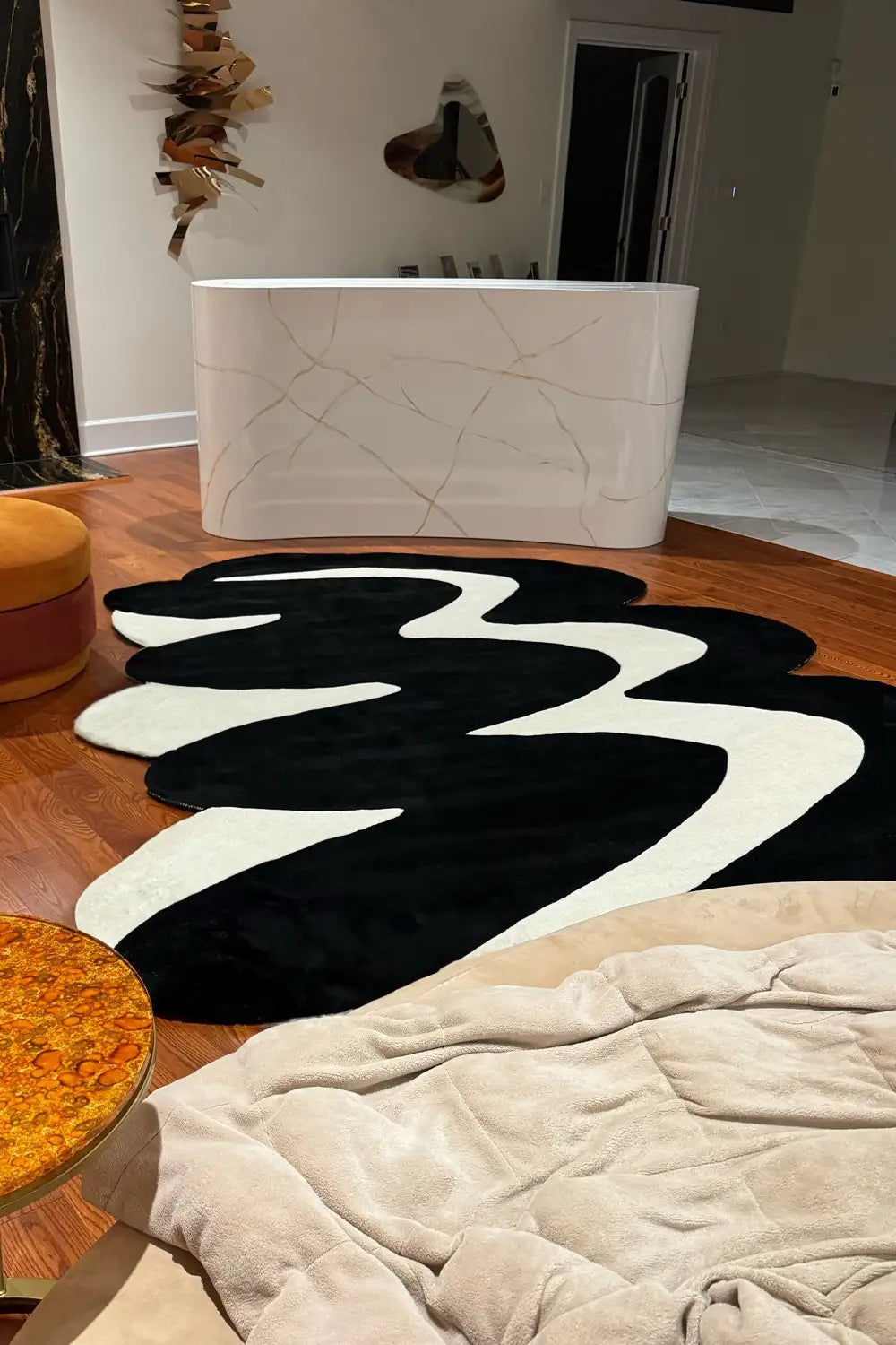 High Contrast Wavy Zig Zag Rug with Irregular Edges.