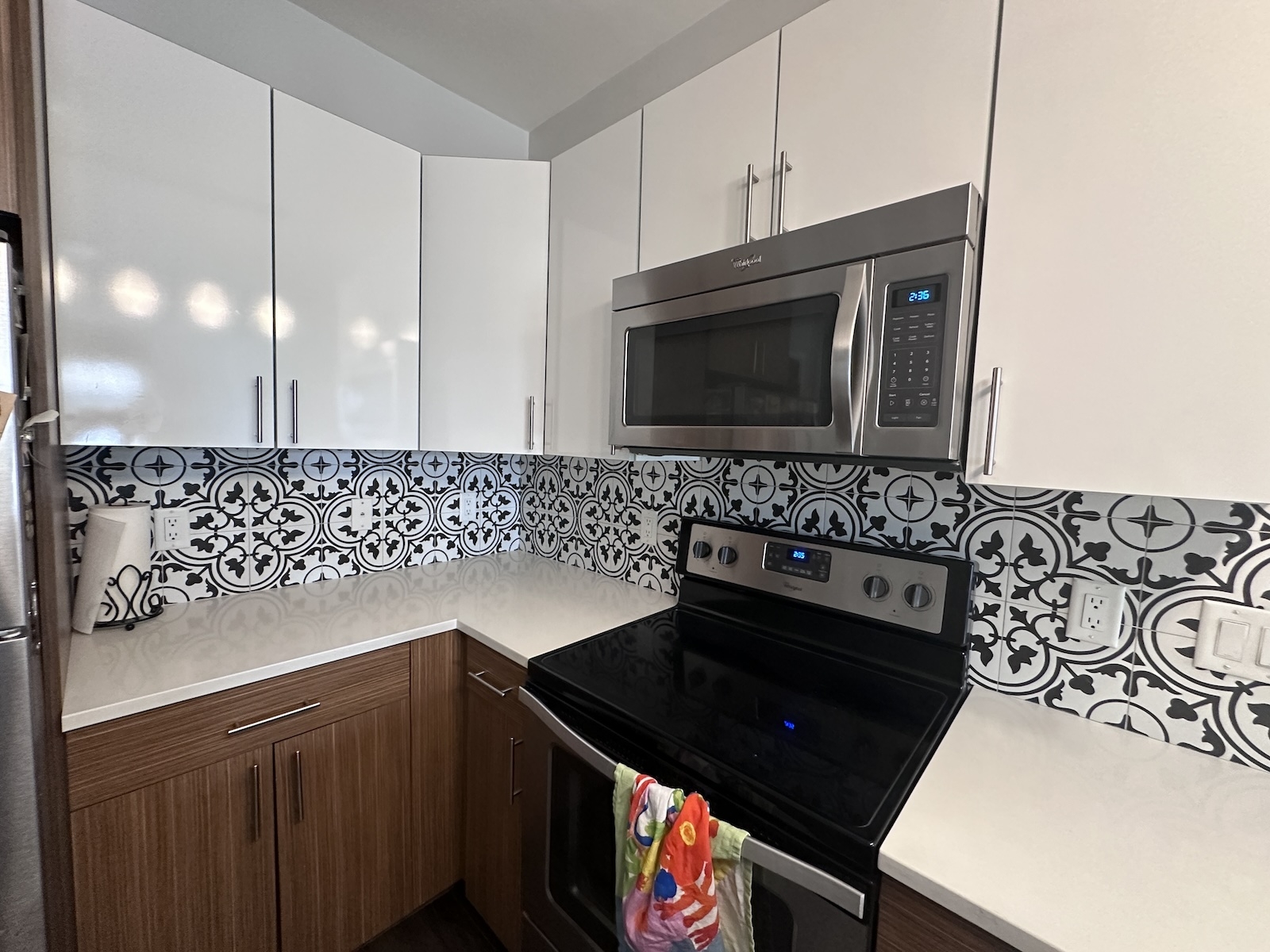 Kitchen Backsplash Bold Geometric Tile with Wood Grain Accents