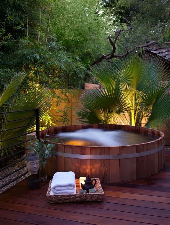 Outdoor Hot Tub: Metal Tension Band and Backyard Wellness Retreat