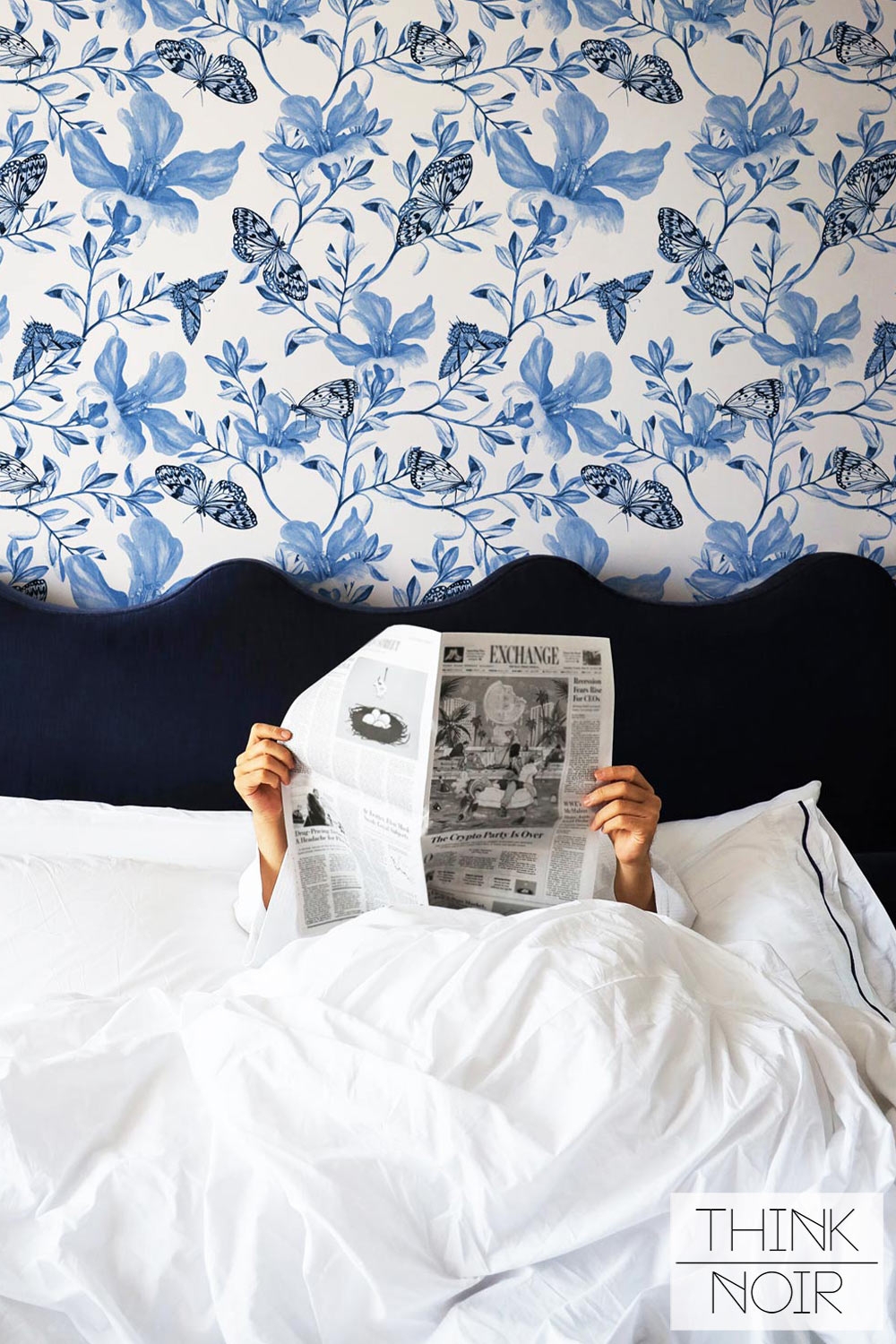 Wallpaper Showcasing Blue Butterfly Pattern Decor