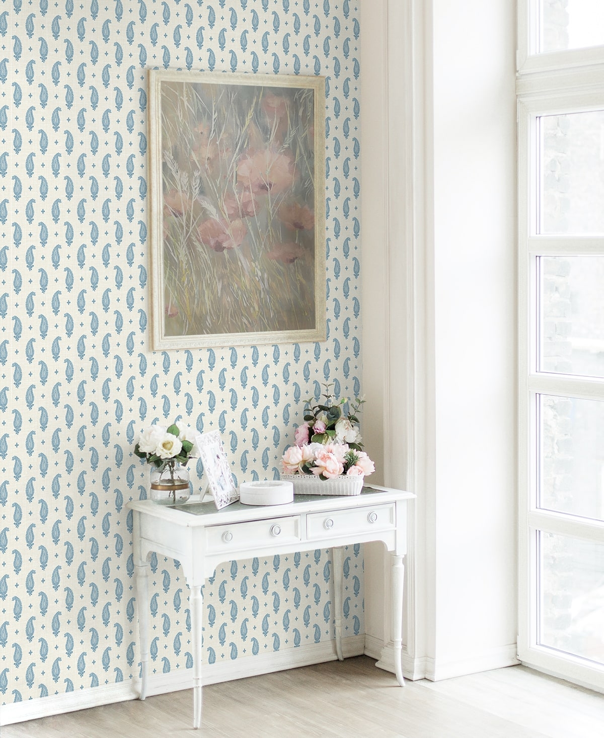 Wallpaper Using Tapered Leg Console Paisley Decor