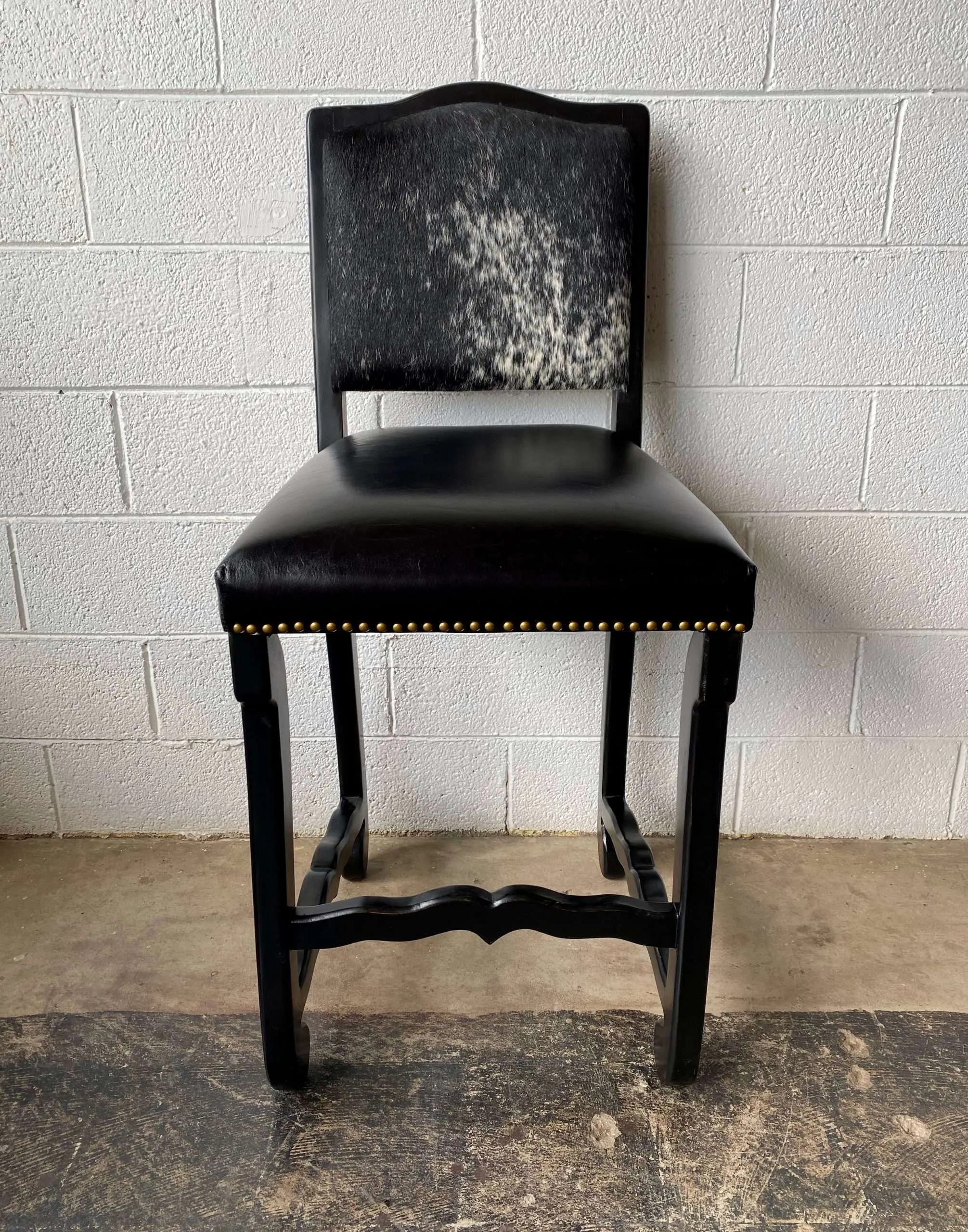 Bar Stool with Scalloped Stretcher and Salt and Pepper