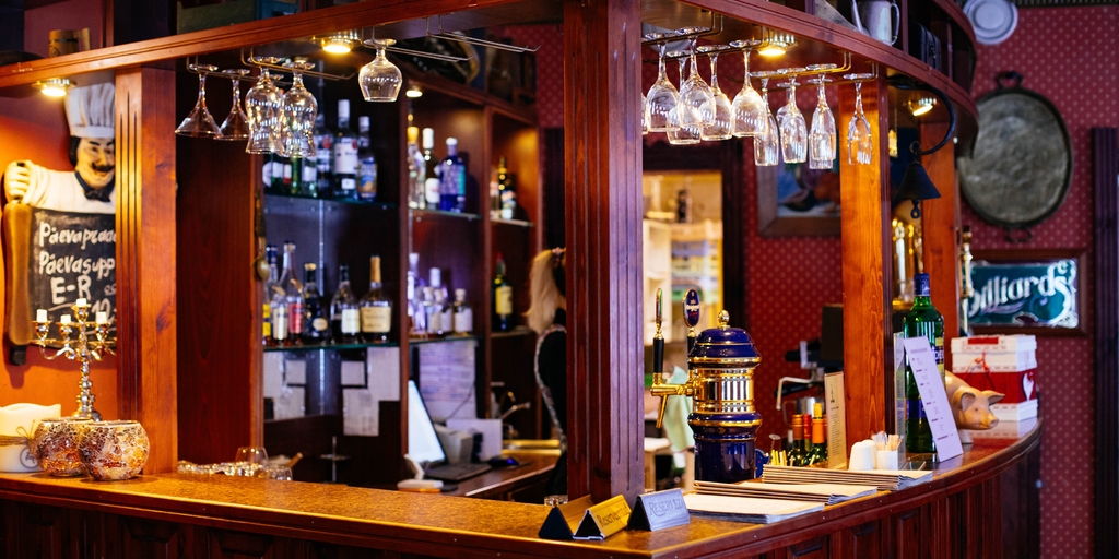Bar Wall Cabinet with Wood Pillars and Traditional Pub Back Bar