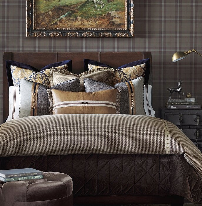 Bedding Collection with Horse Bit Details and Luxury Houndstooth
