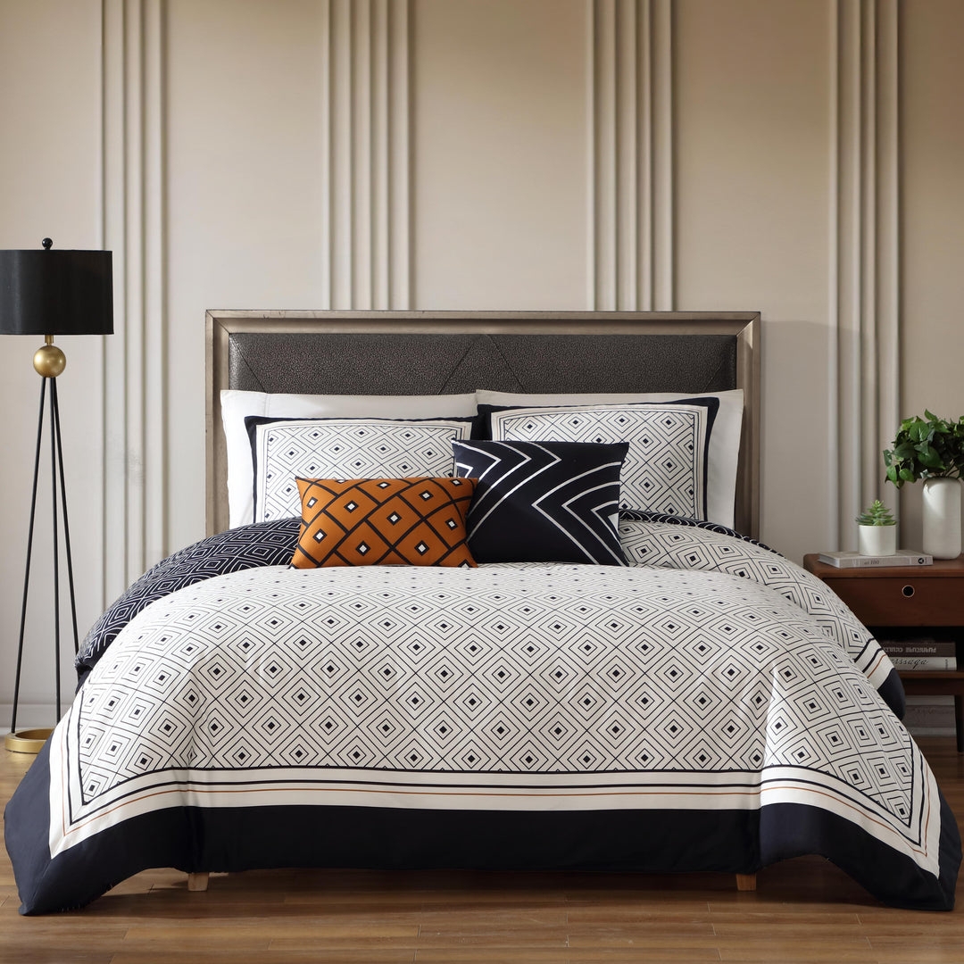 Bedding Set utilizing Geometric Diamond Pattern and Rust Accent