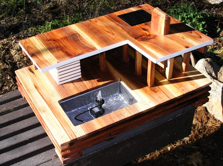 Birdhouse Solar Fountain: Cantilevered Mid-Century Modern Roof