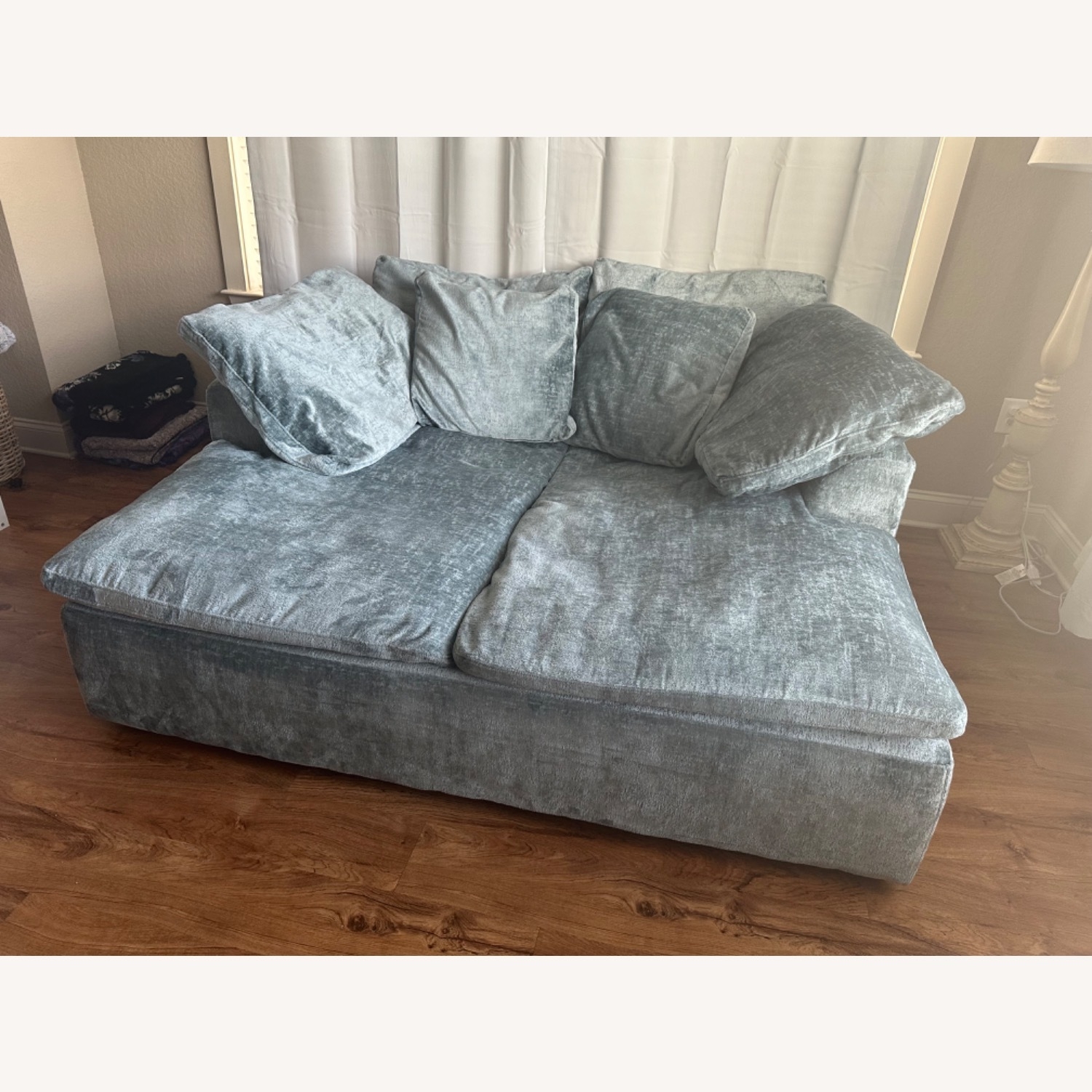 Daybed in Sage Green Crushed Texture for Cozy Lounging