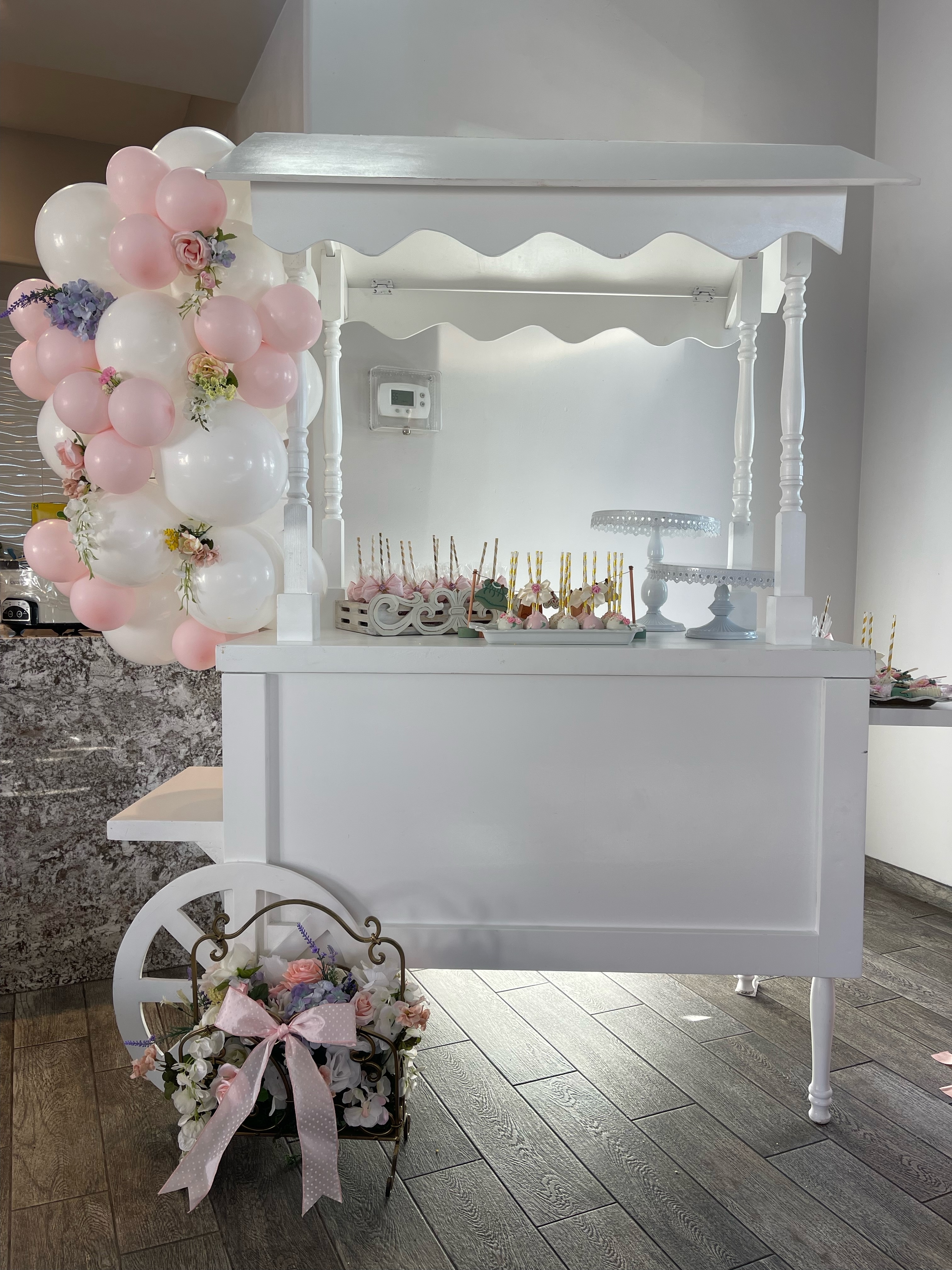 Dessert Cart with Decorative Spindles for White Candy Rental