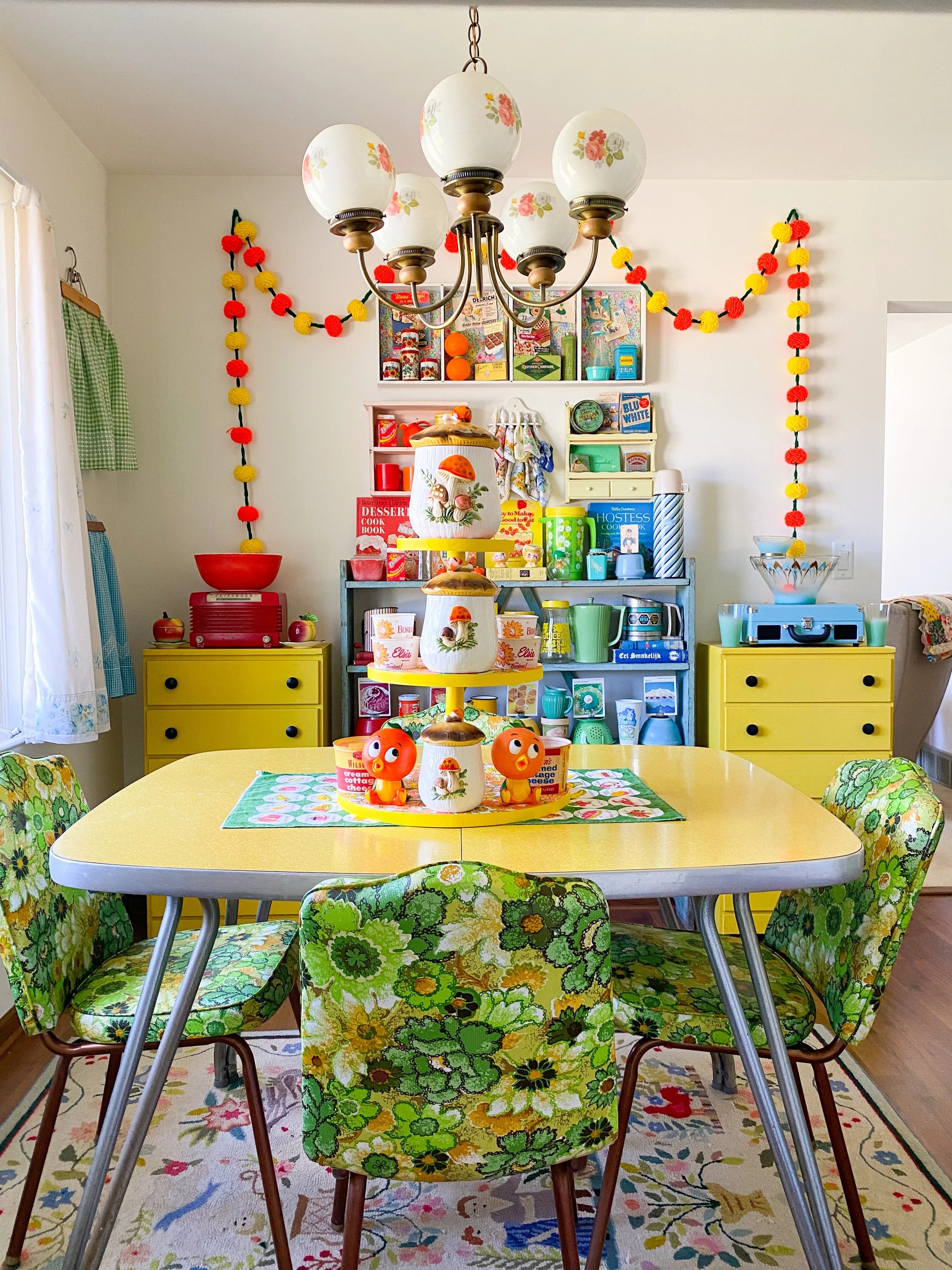 Dinette Set Tapered Legs Yellow Laminate Floral
