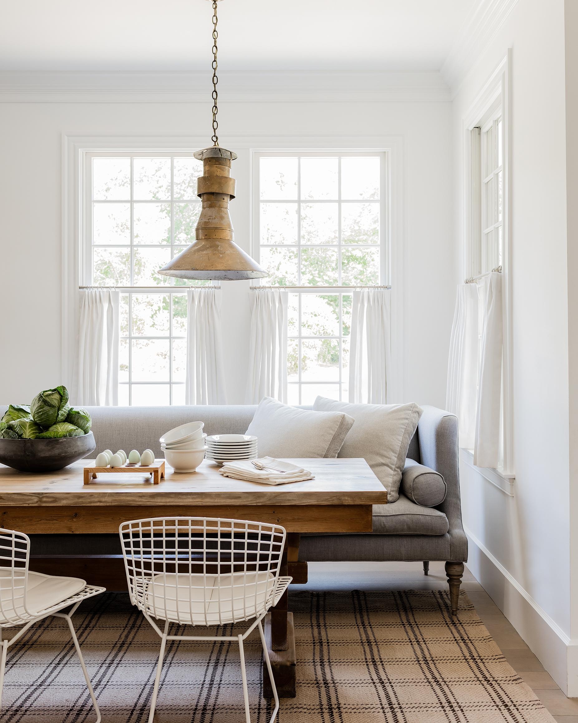 Dining Banquette: Plaid Rug Banquette Dining Seating
