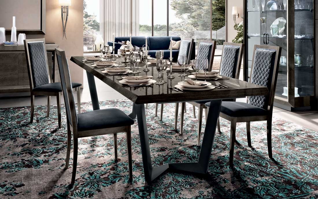 Dining Set with High Gloss Top and Diamond Quilted Backs