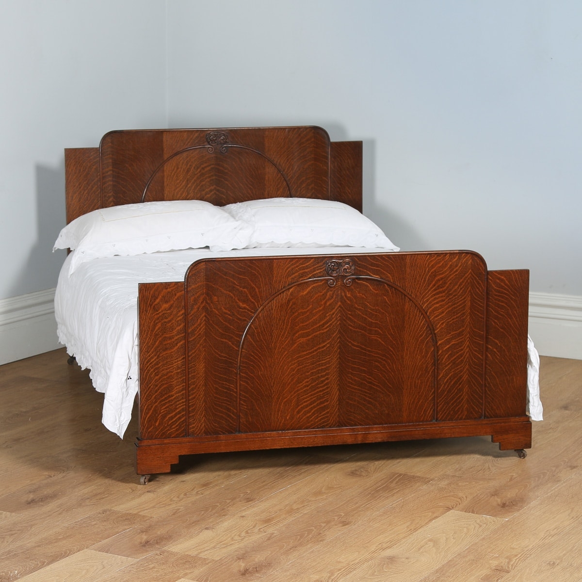 Double Bed with Quarter Sawn Oak Grain and Arched Carving