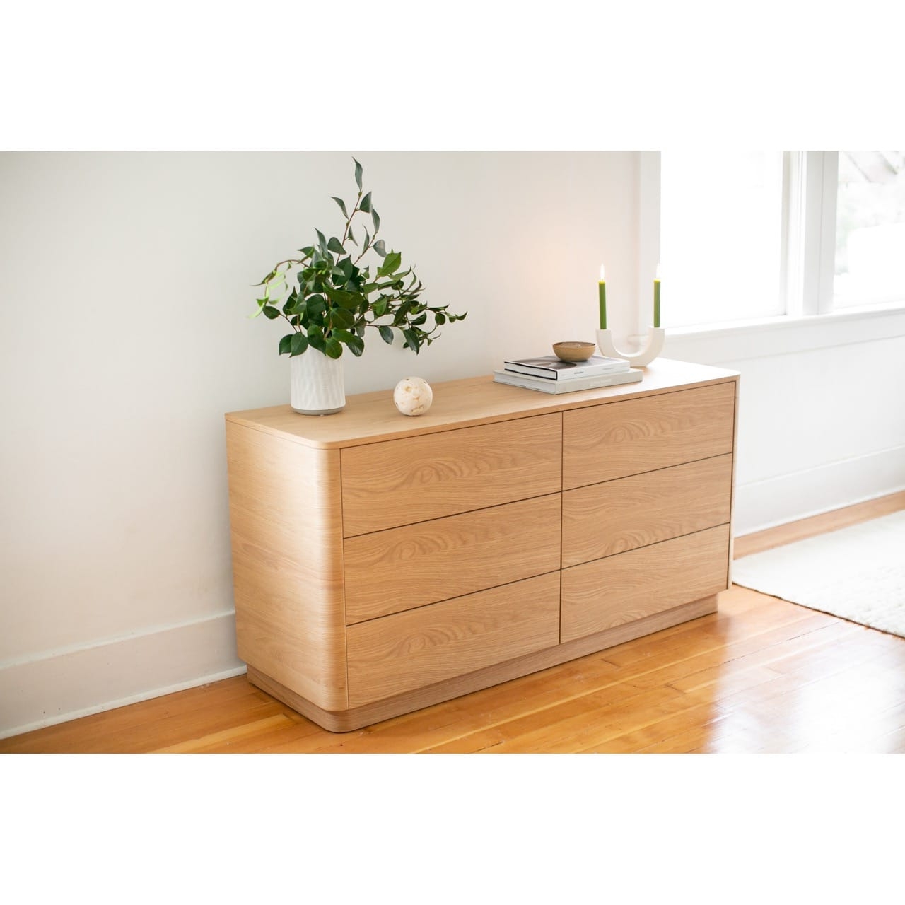 Dresser with Plinth Base and Minimalist Handleless Design