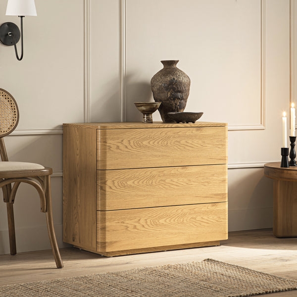 Dresser with Seamless Handle Less Front and Oak Toned Grain