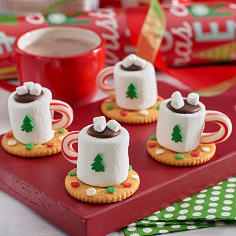 Edible Holiday Treat: Whimsical Cracker Foundation Marshmallow Cocoa Mug